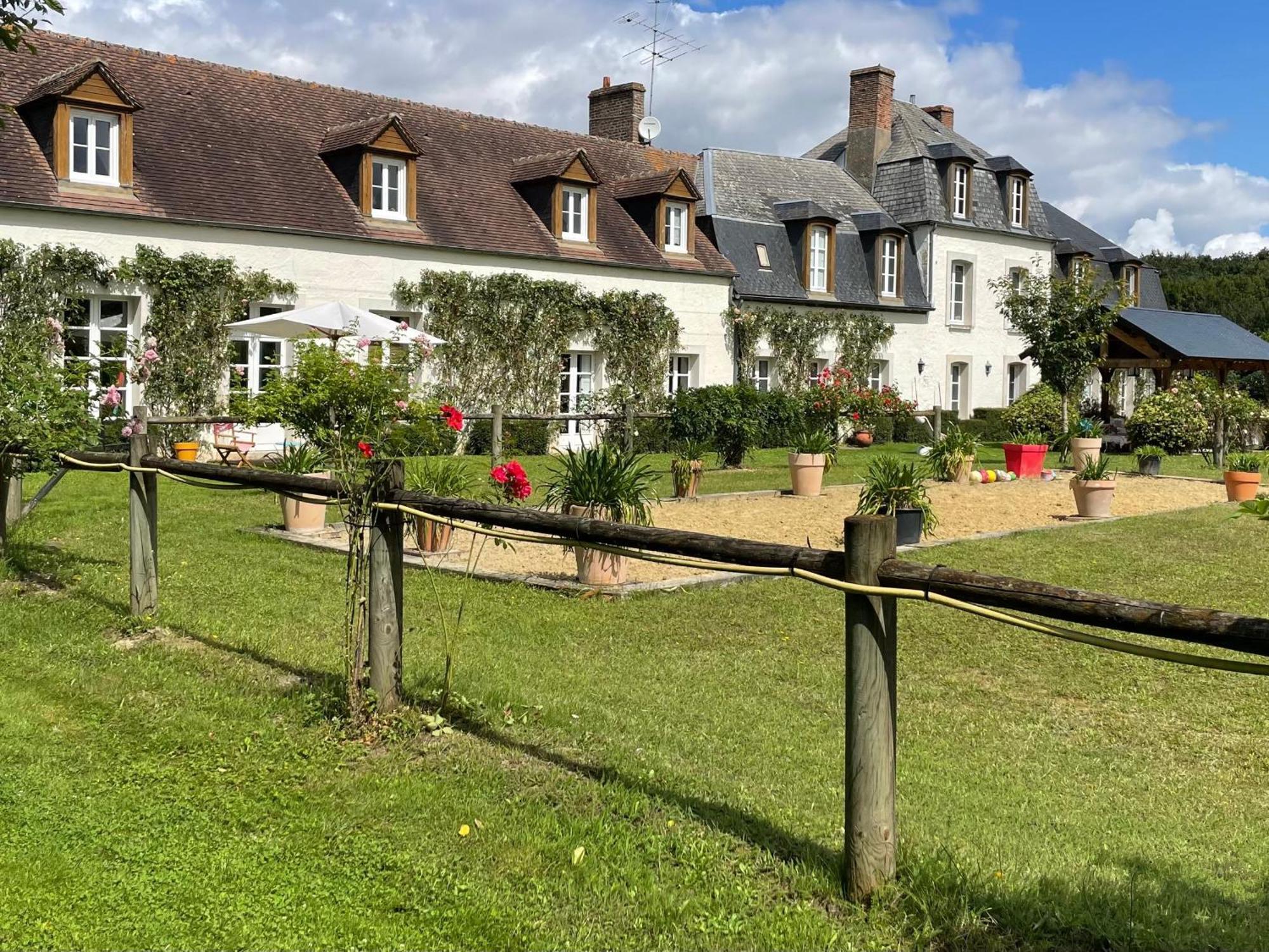 **Suite Familiale Spacieuse Au Coeur De La Foret De Montargis** - Fr-1-590-335 Paucourt Екстериор снимка